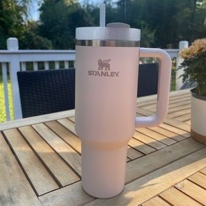 Stanley Quencher H2.0 Flowstate Tumbler 40oz  Rose Quartz